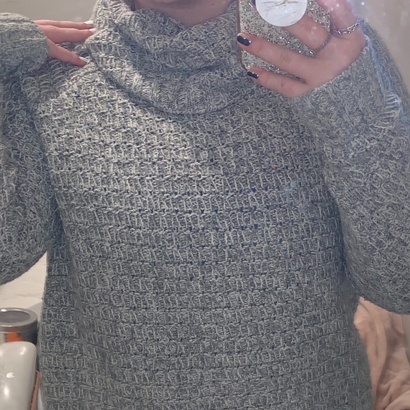 roots bunched turtle neck knit sweater - Picture 4 of 4